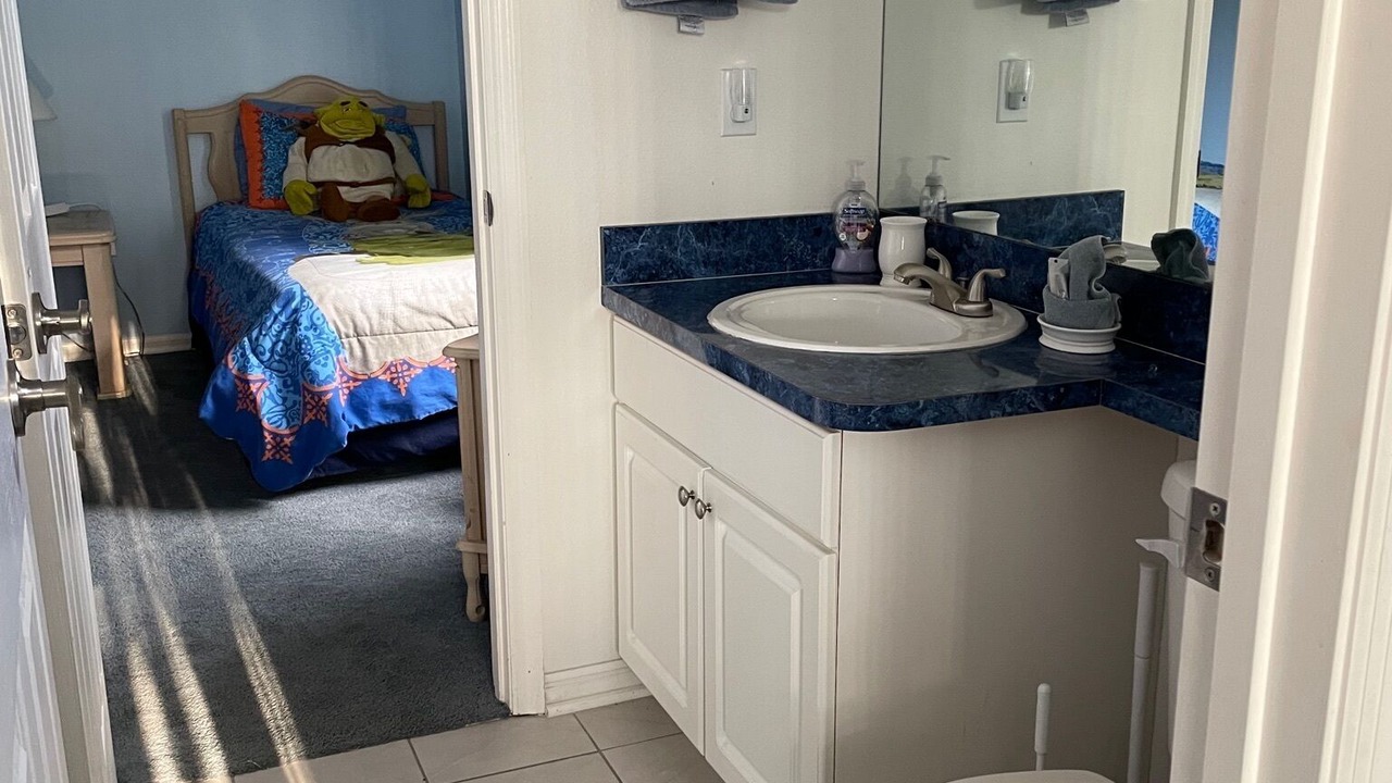 Photo of Bathroom in Sunset Lakes