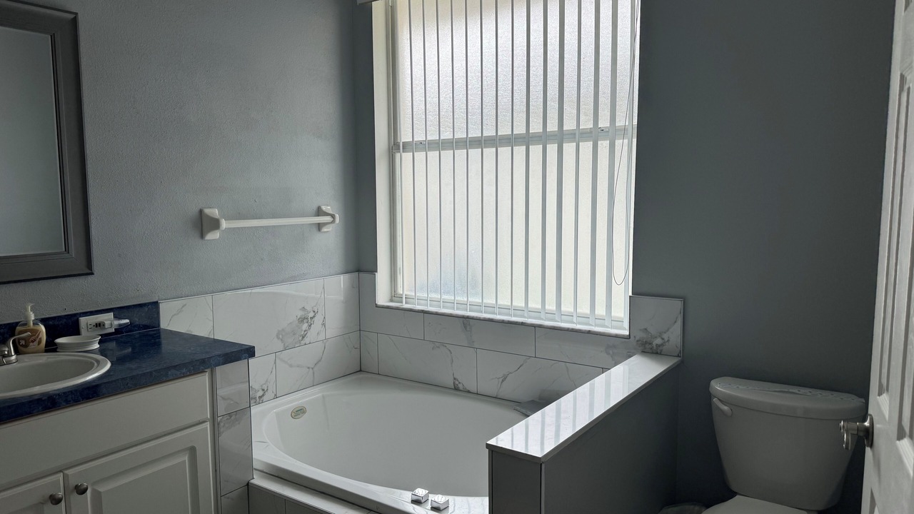 Photo of Bathroom in Sunset Lakes