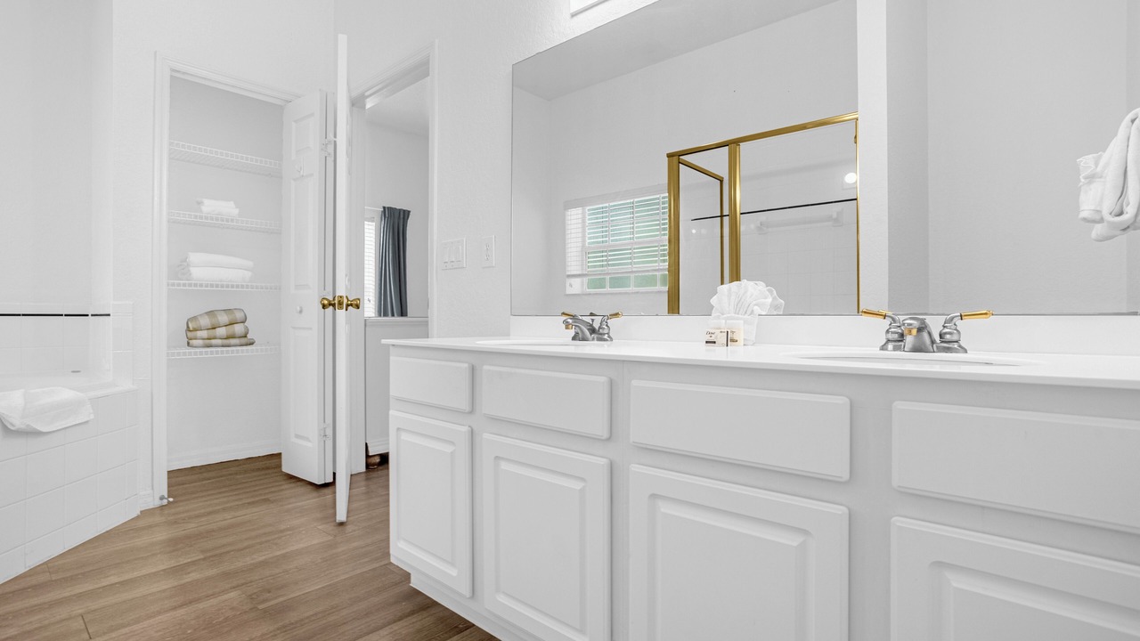 Photo of Bathroom in Bahama Bay