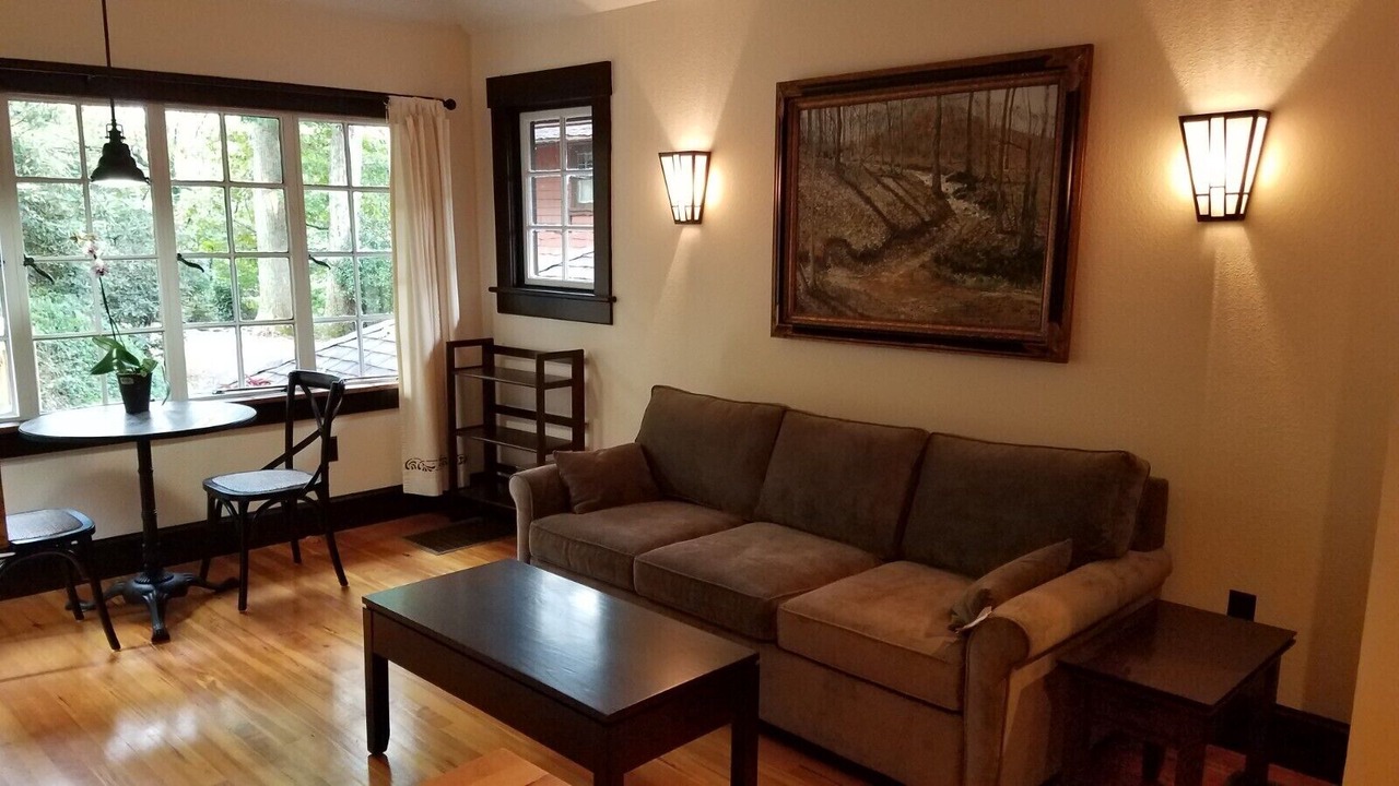 Photo of Livingroom in Grove Park- Sunset