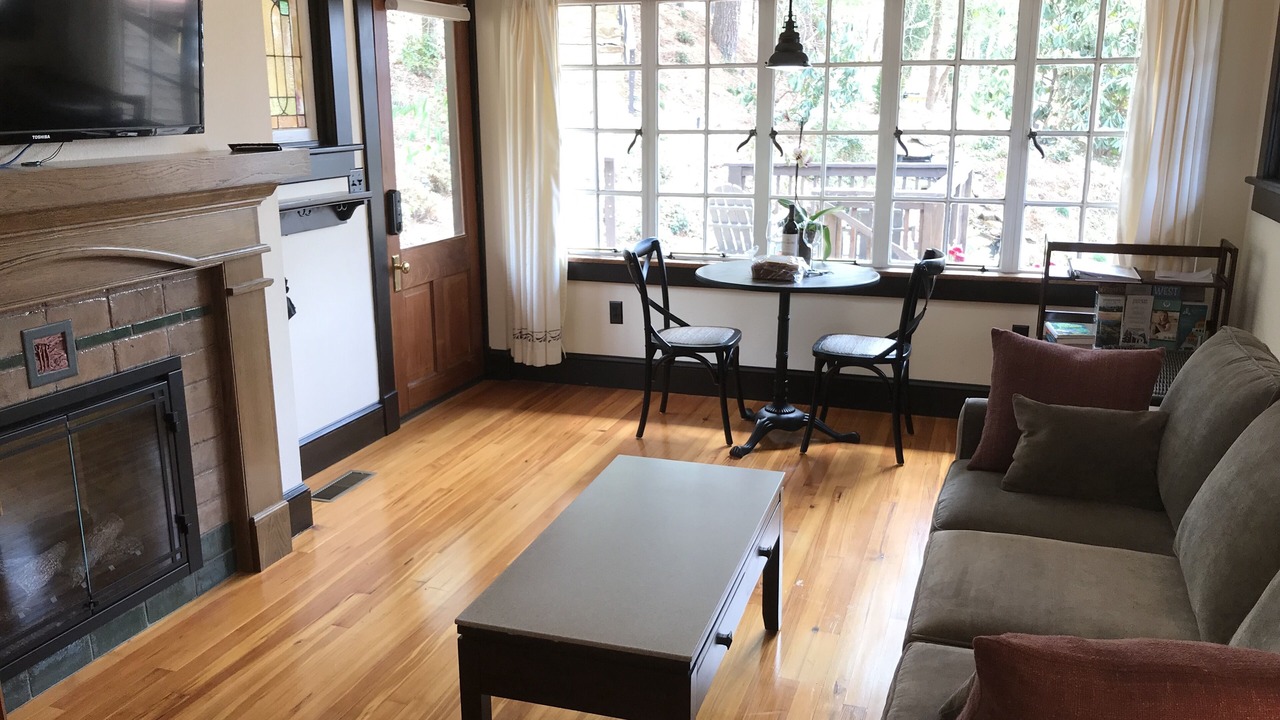 Photo of Livingroom in Grove Park- Sunset