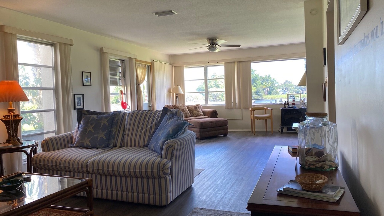 Photo of Livingroom in Lochmoor Waterway Estates