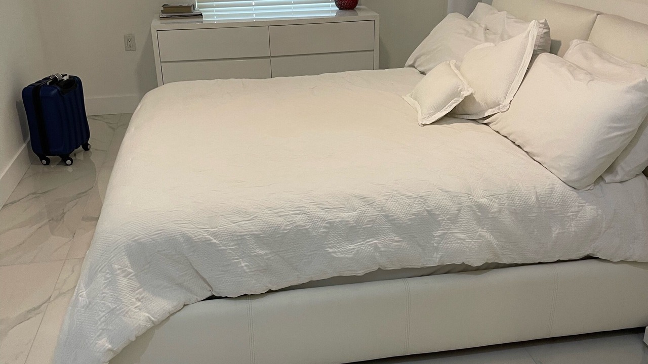 Photo of Bedroom in Stoneybrook