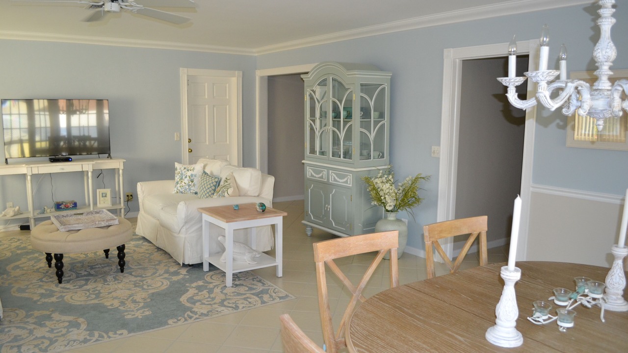 Photo of Livingroom in Juno Beach
