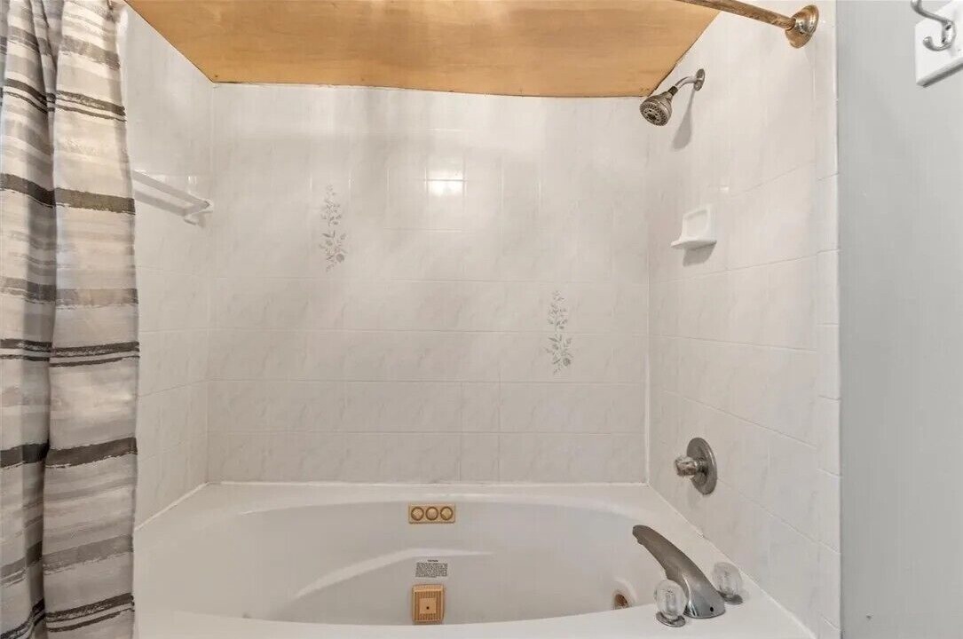 Photo of Bathroom in Old Homosassa