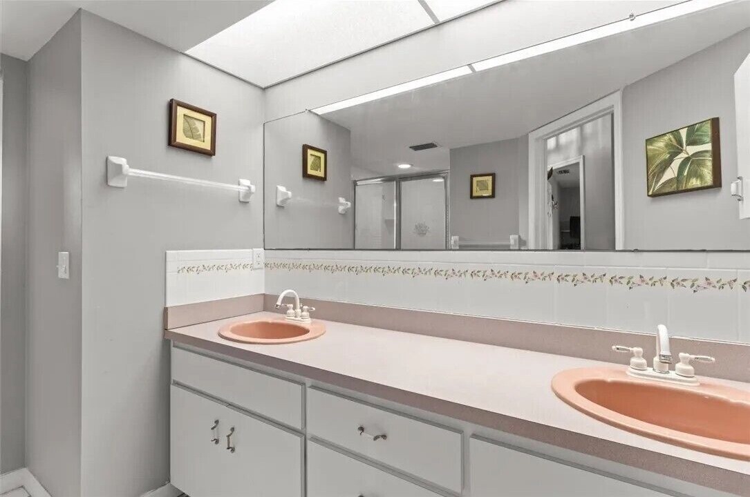 Photo of Bathroom in Old Homosassa