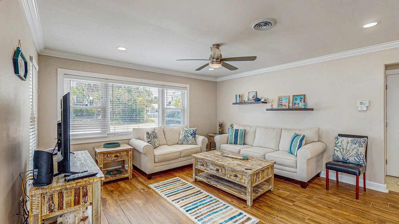 Photo of Livingroom in Holmes Beach