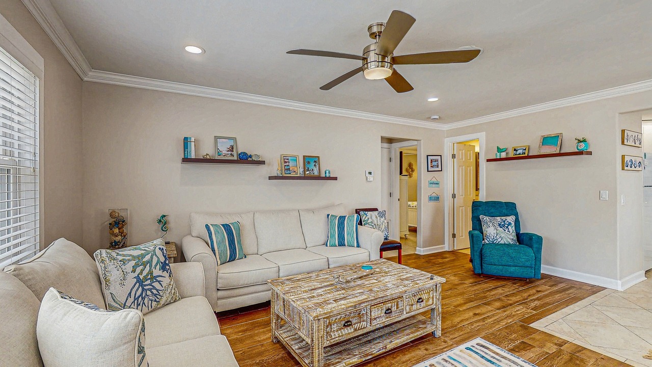 Photo of Livingroom in Holmes Beach