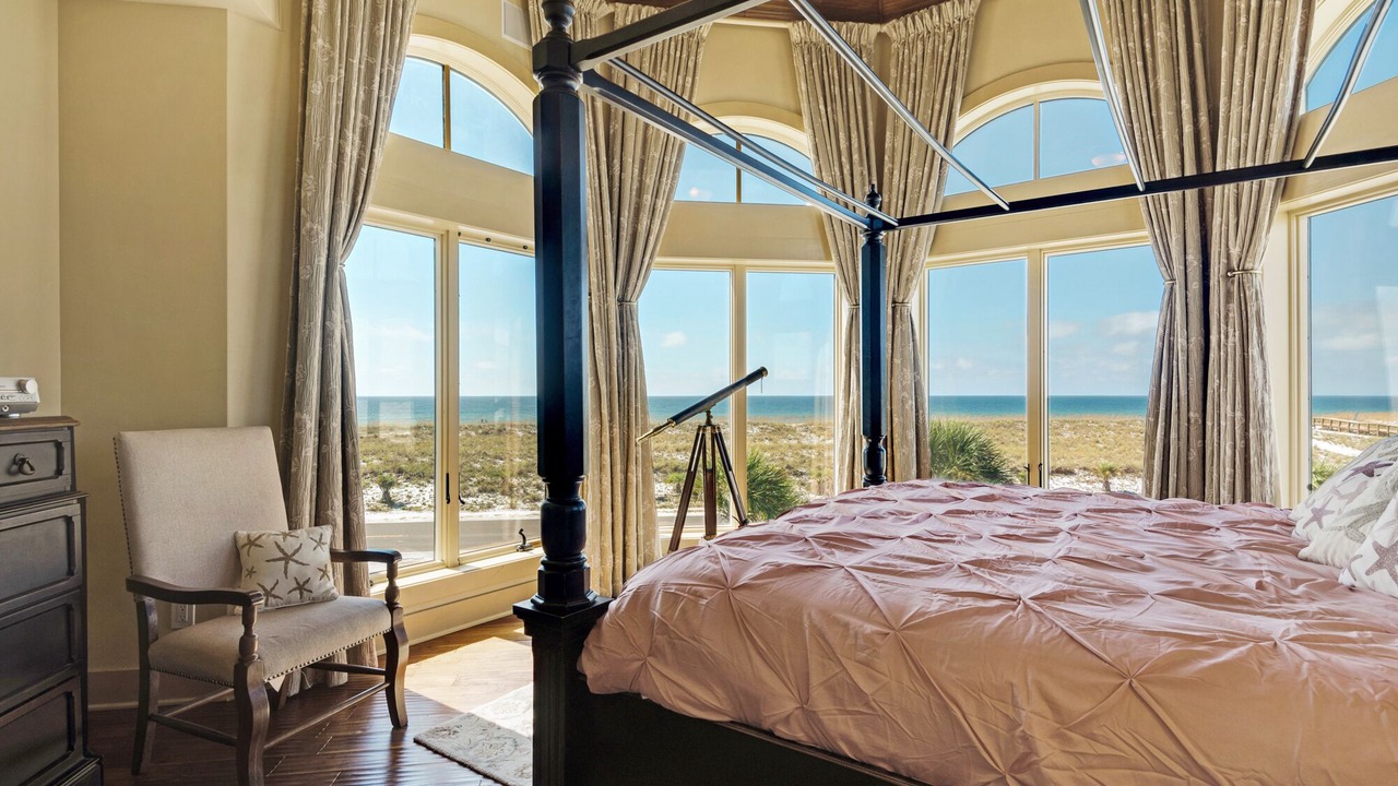 Photo of Bedroom in Pensacola Beach