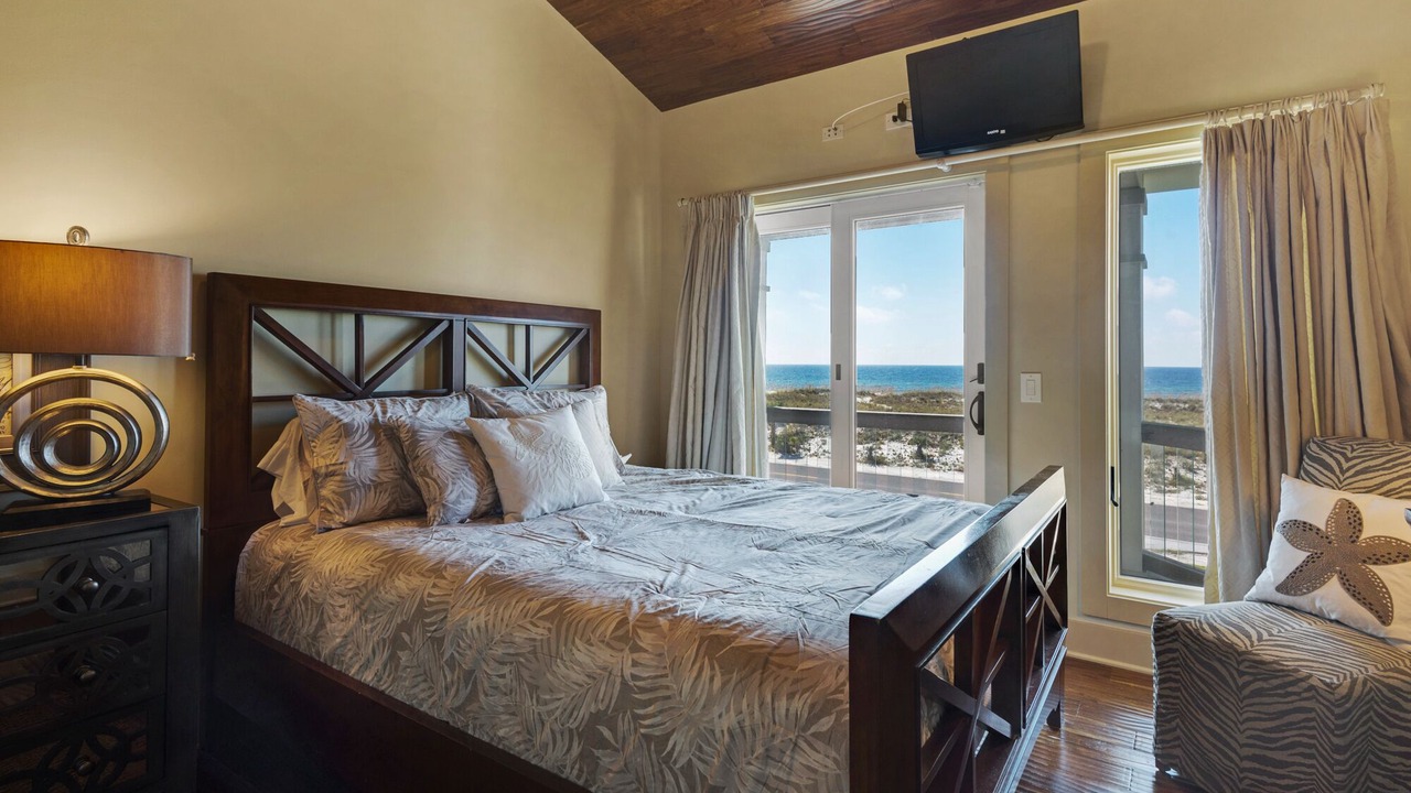Photo of Bedroom in Pensacola Beach