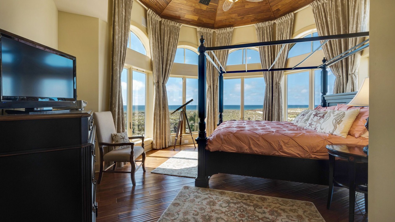 Photo of Bedroom in Pensacola Beach