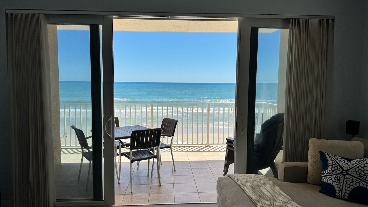 Photo of Livingroom in Daytona Beach Shores