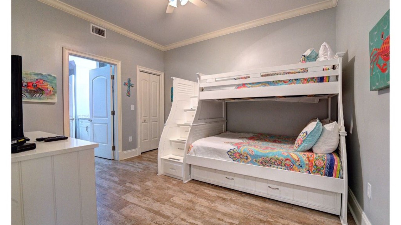 Photo of Bedroom in Crystal Beach