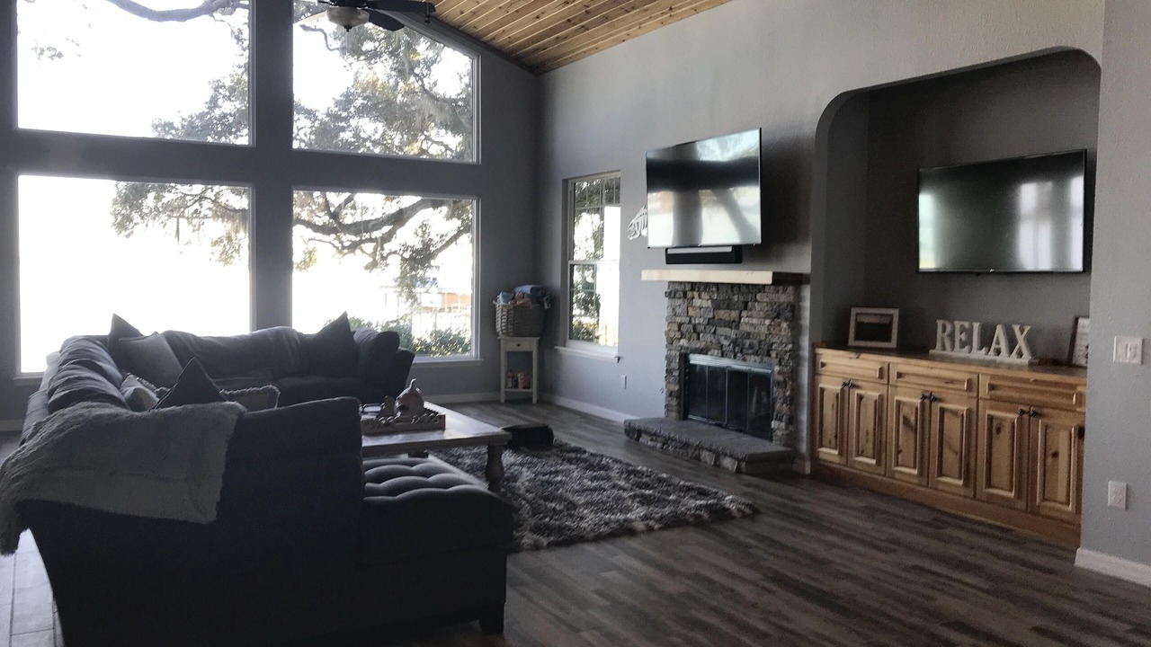 Photo of Livingroom in Candler