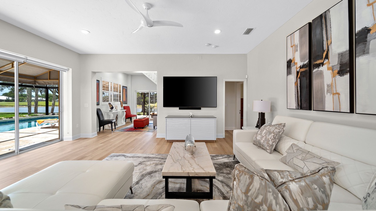 Photo of Livingroom in Misty Creek