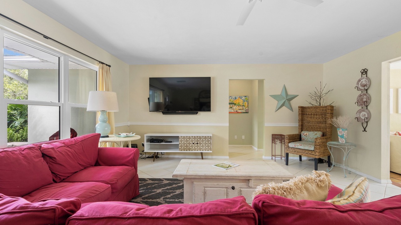 Photo of Livingroom in Central Beach