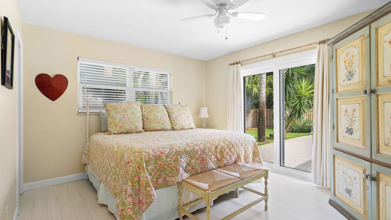 Photo of Bedroom in Central Beach