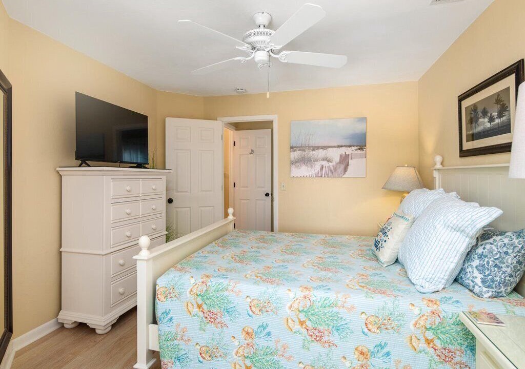 Photo of Bedroom in Mid Island
