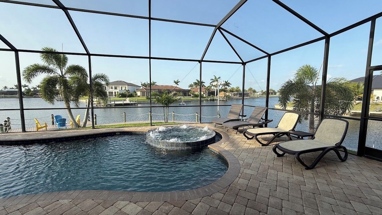 Photo of Outdoor in Pelican