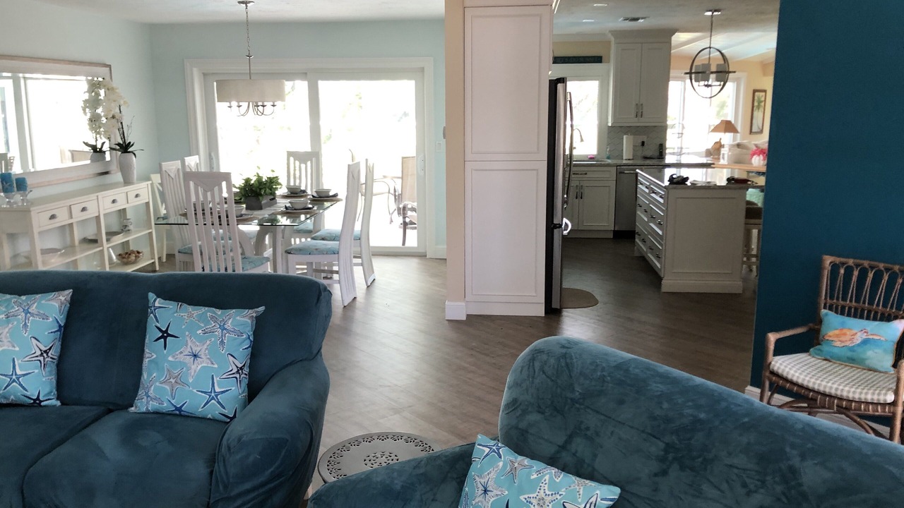 Photo of Livingroom in Beachview Country Club Estates