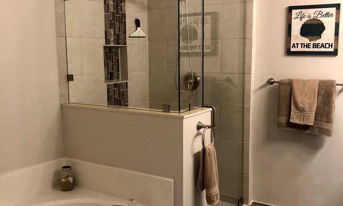 Photo of Bathroom in Beachwalk Isles