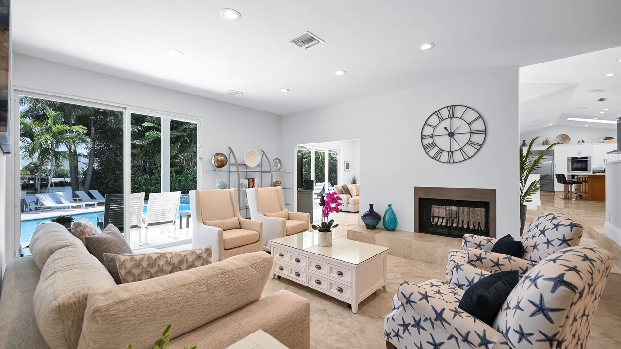 Photo of Livingroom in Tropic Isle