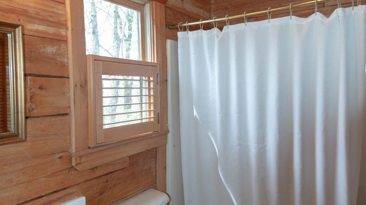 Photo of Bathroom in Pine Mountain