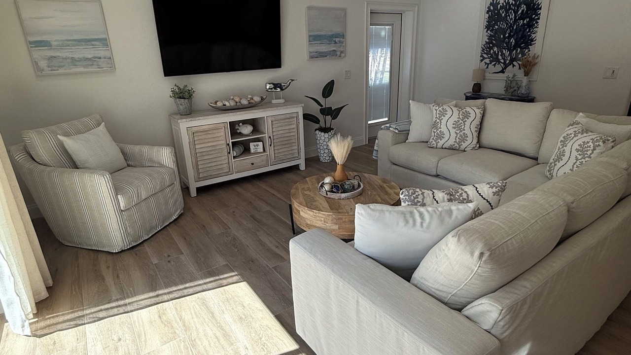 Photo of Livingroom in Holmes Beach