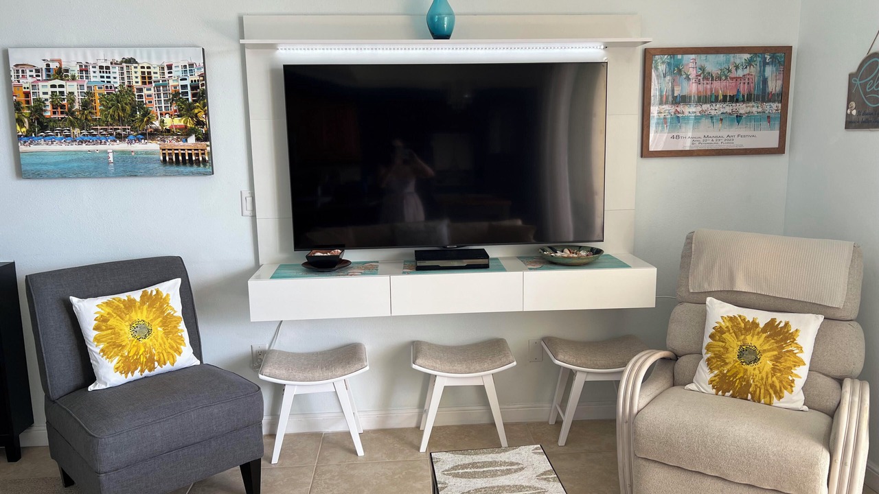 Photo of Livingroom in Madeira Beach