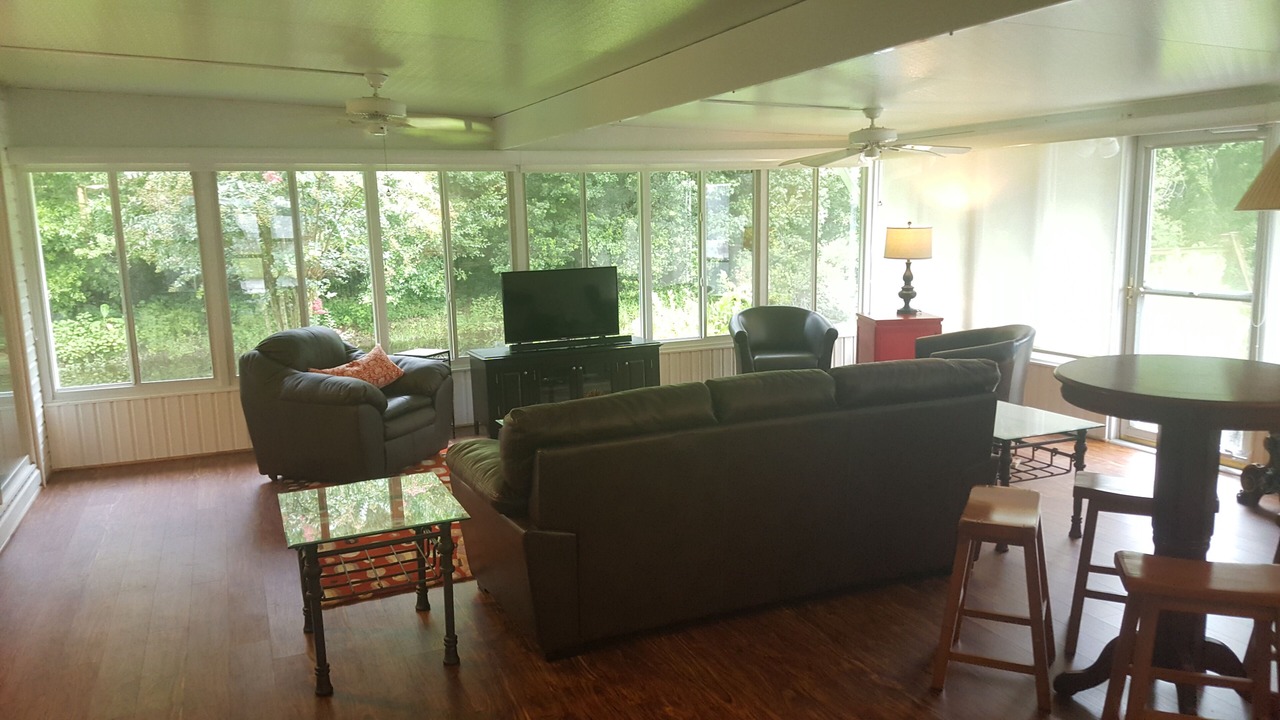Photo of Livingroom in Fussels Corner
