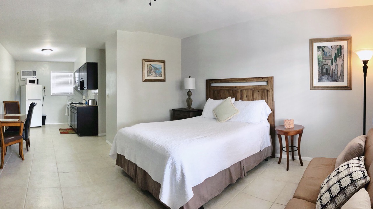 Photo of Bedroom in Dania Beach