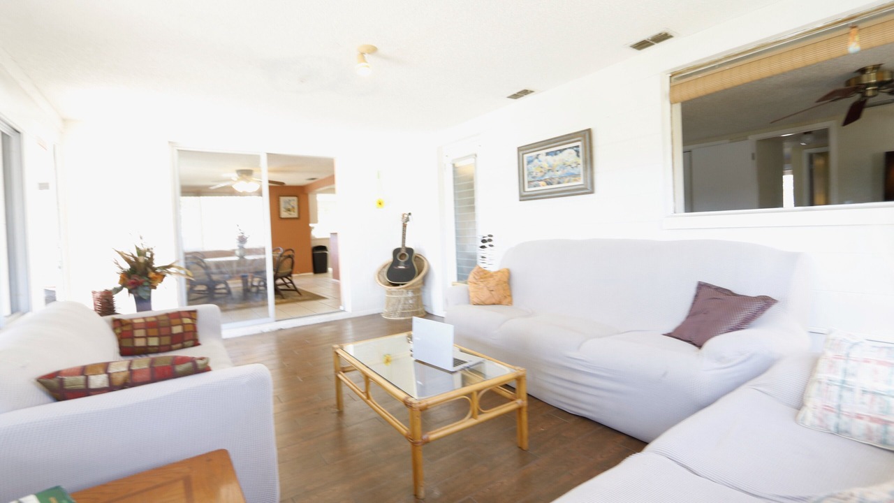 Photo of Livingroom in Lakewood Villas