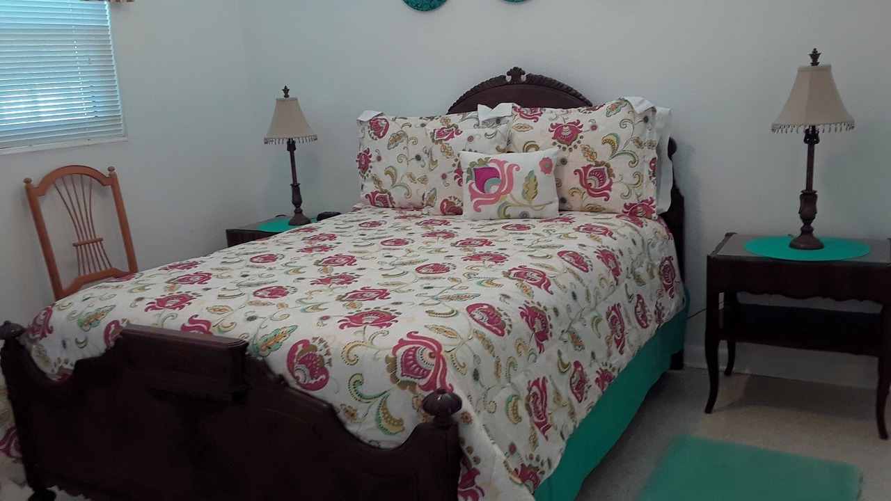 Photo of Bedroom in Moon Lake Estates