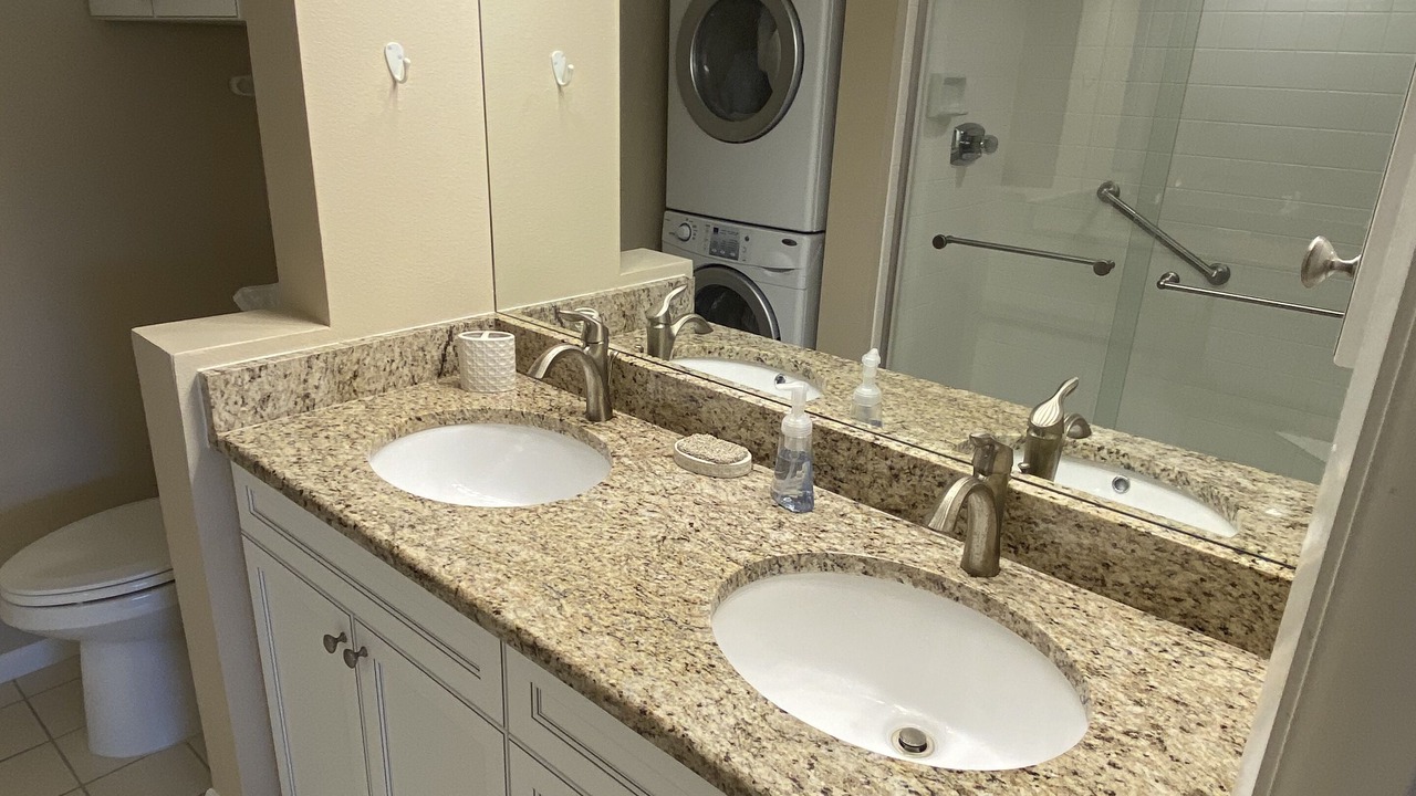 Photo of Bathroom in Plantation