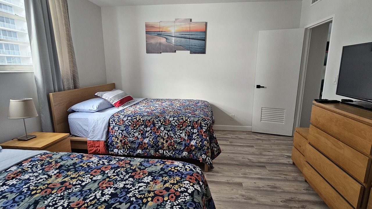 Photo of Bedroom in Hollywood South Central Beach