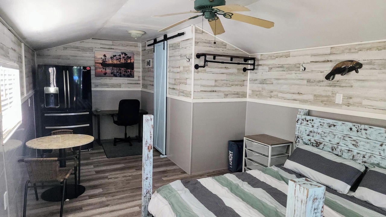 Photo of Bedroom in Weeki Wachee Gardens