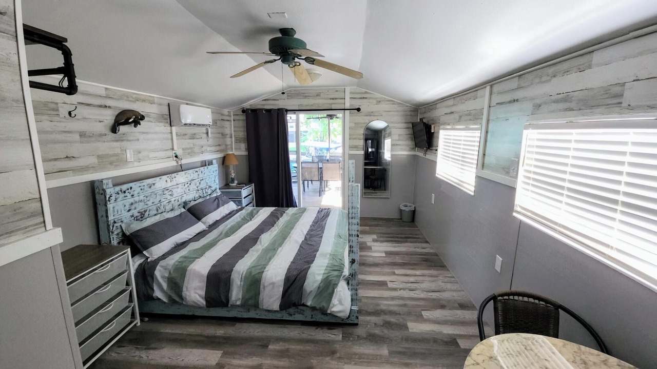 Photo of Bedroom in Weeki Wachee Gardens