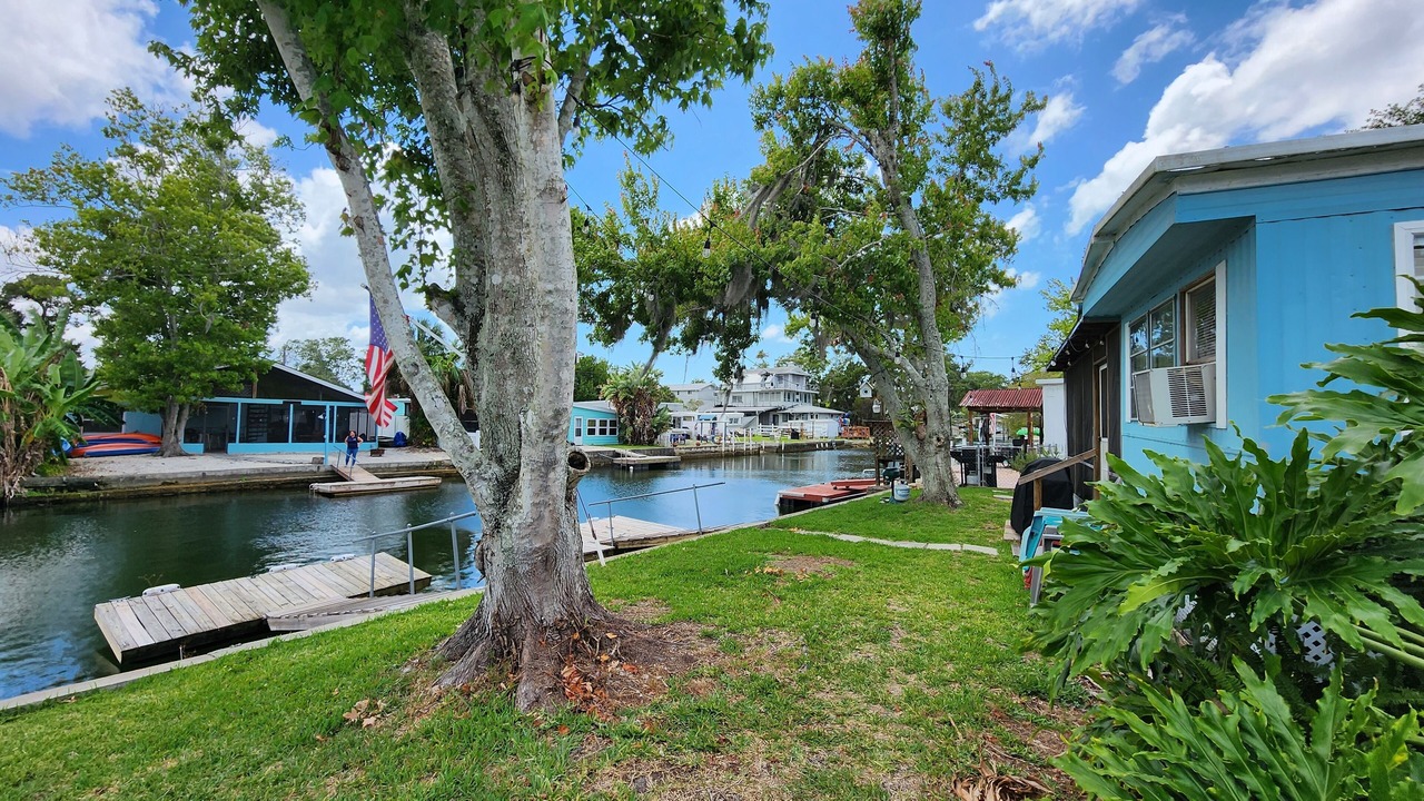 Photo of Outdoor in Weeki Wachee Gardens