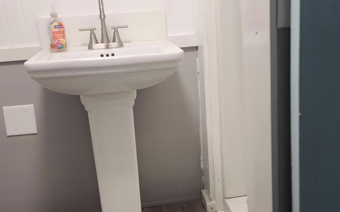 Photo of Bathroom in Weeki Wachee Gardens