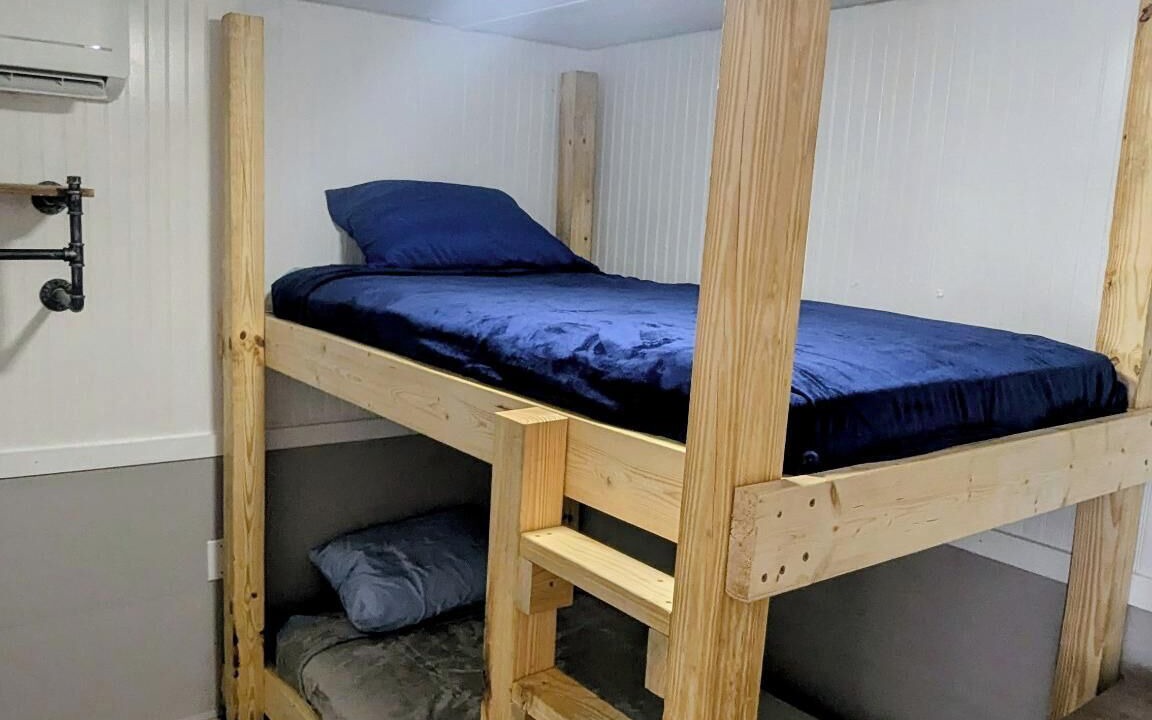 Photo of Bedroom in Weeki Wachee Gardens