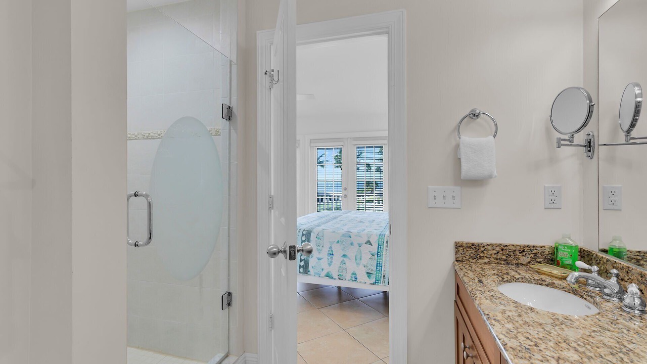 Photo of Bathroom in Marathon