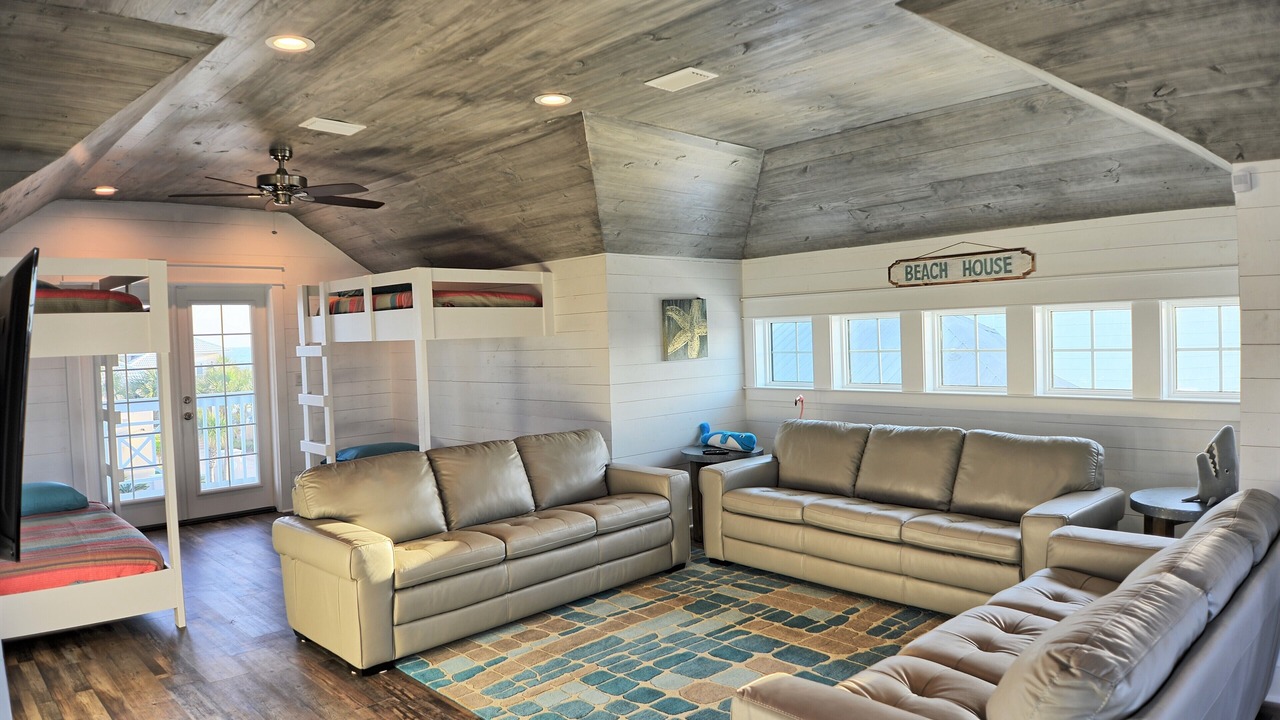 Photo of Bedroom in Crystal Shores