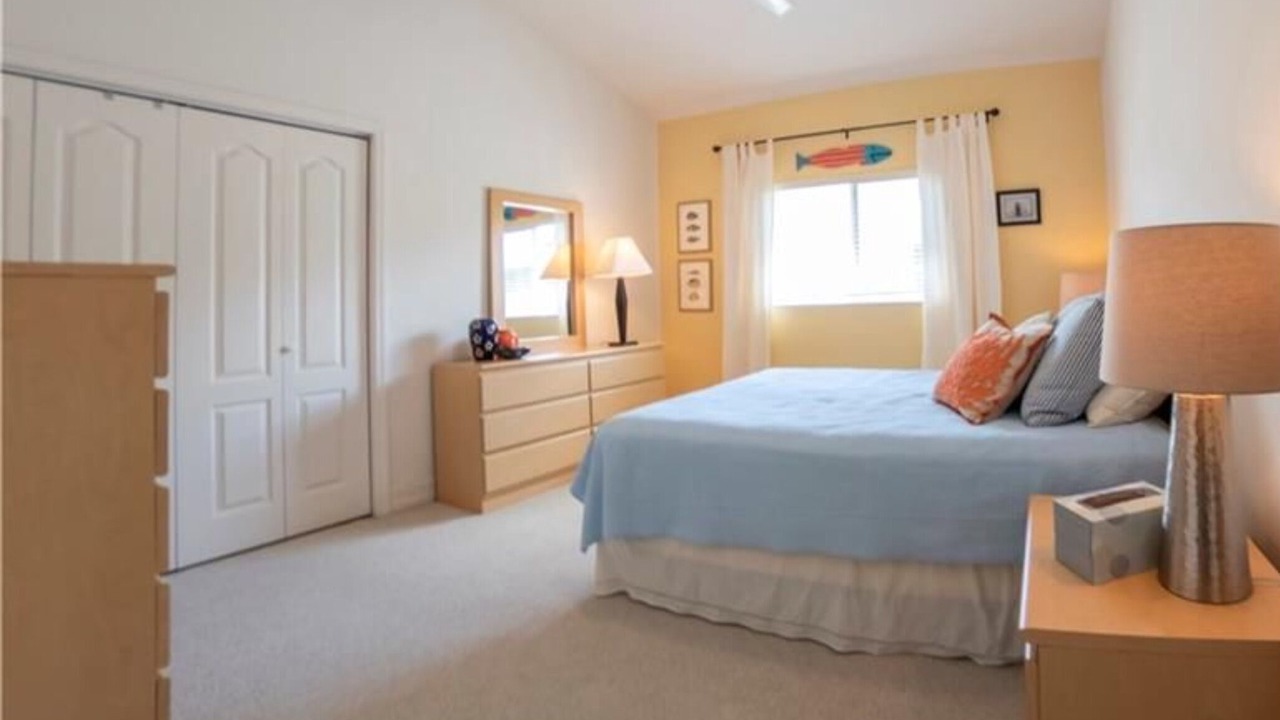 Photo of Bedroom in Naples Park