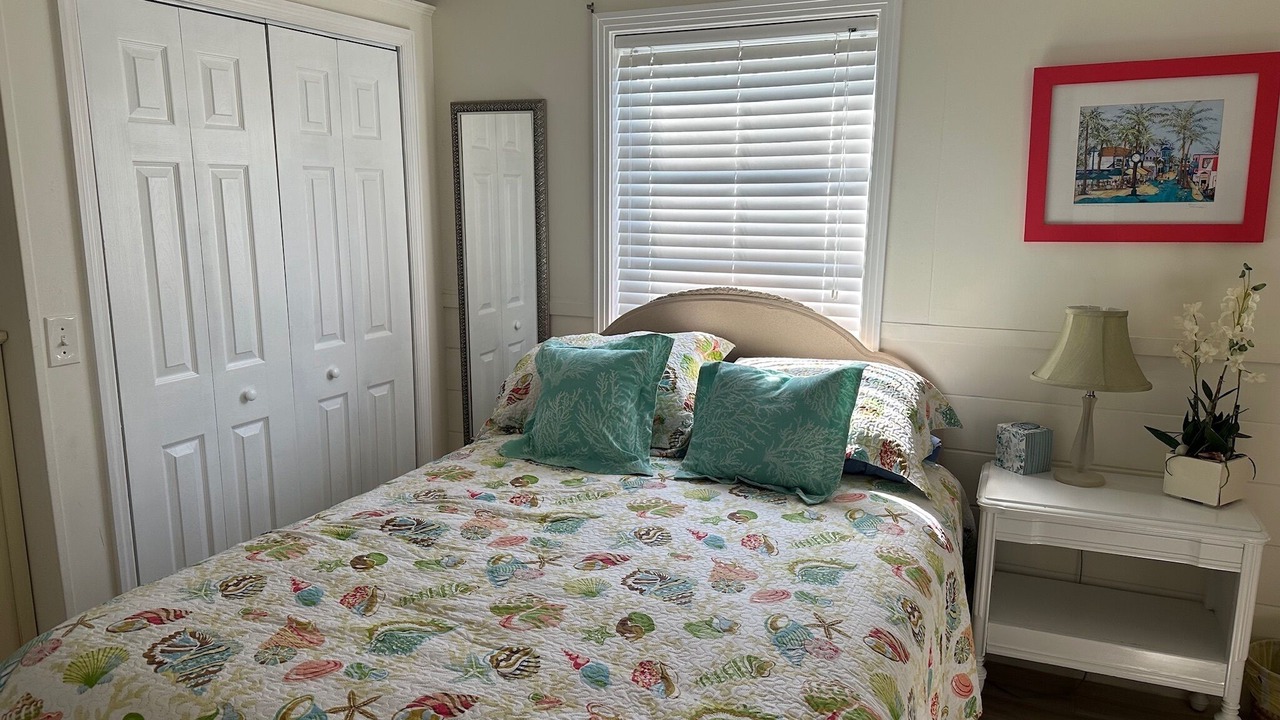 Photo of Bedroom in Mid Island