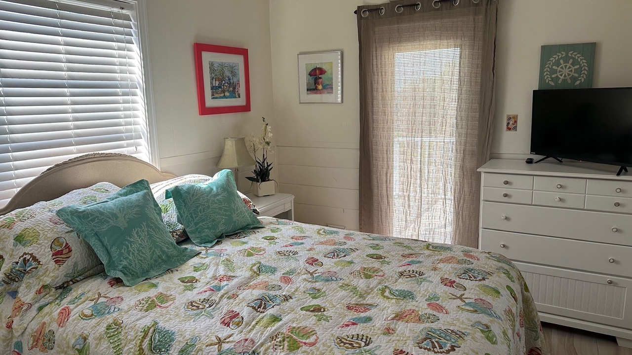 Photo of Bedroom in Mid Island