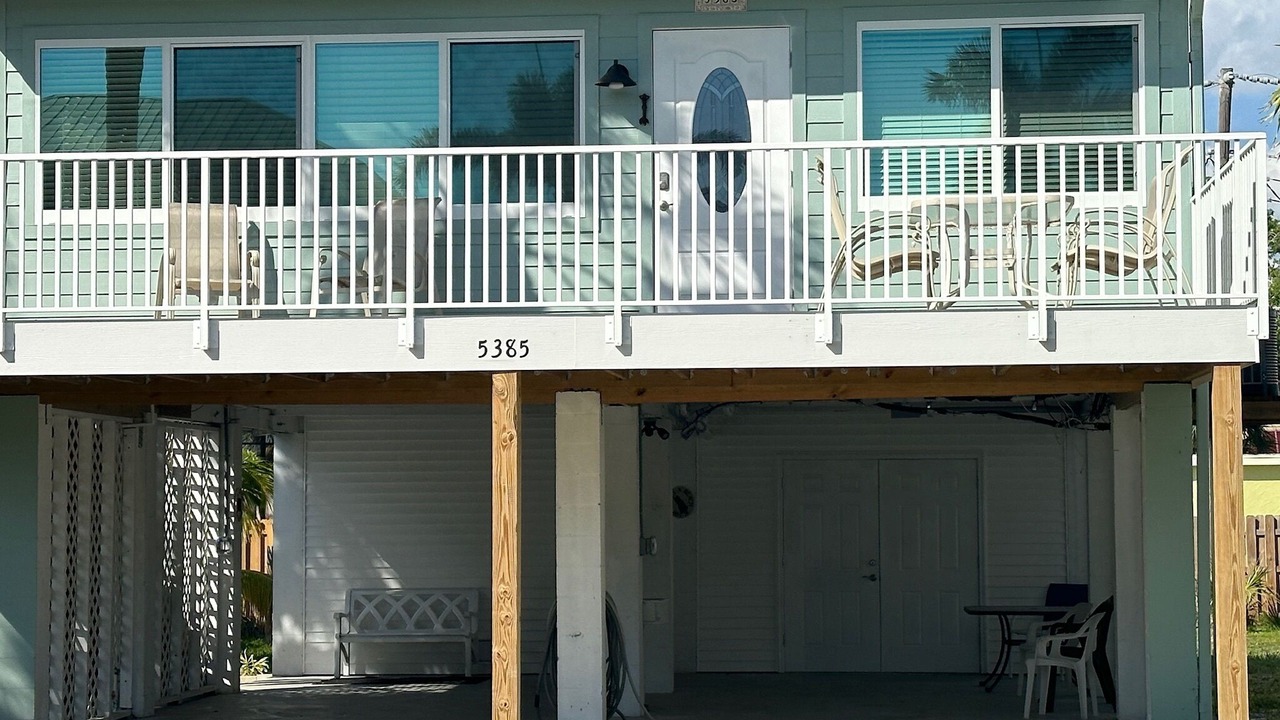 Photo of Outdoor in Mid Island