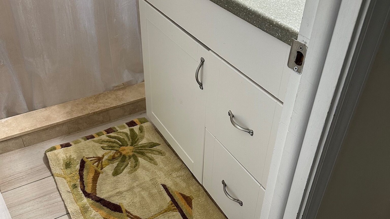 Photo of Bathroom in Mid Island
