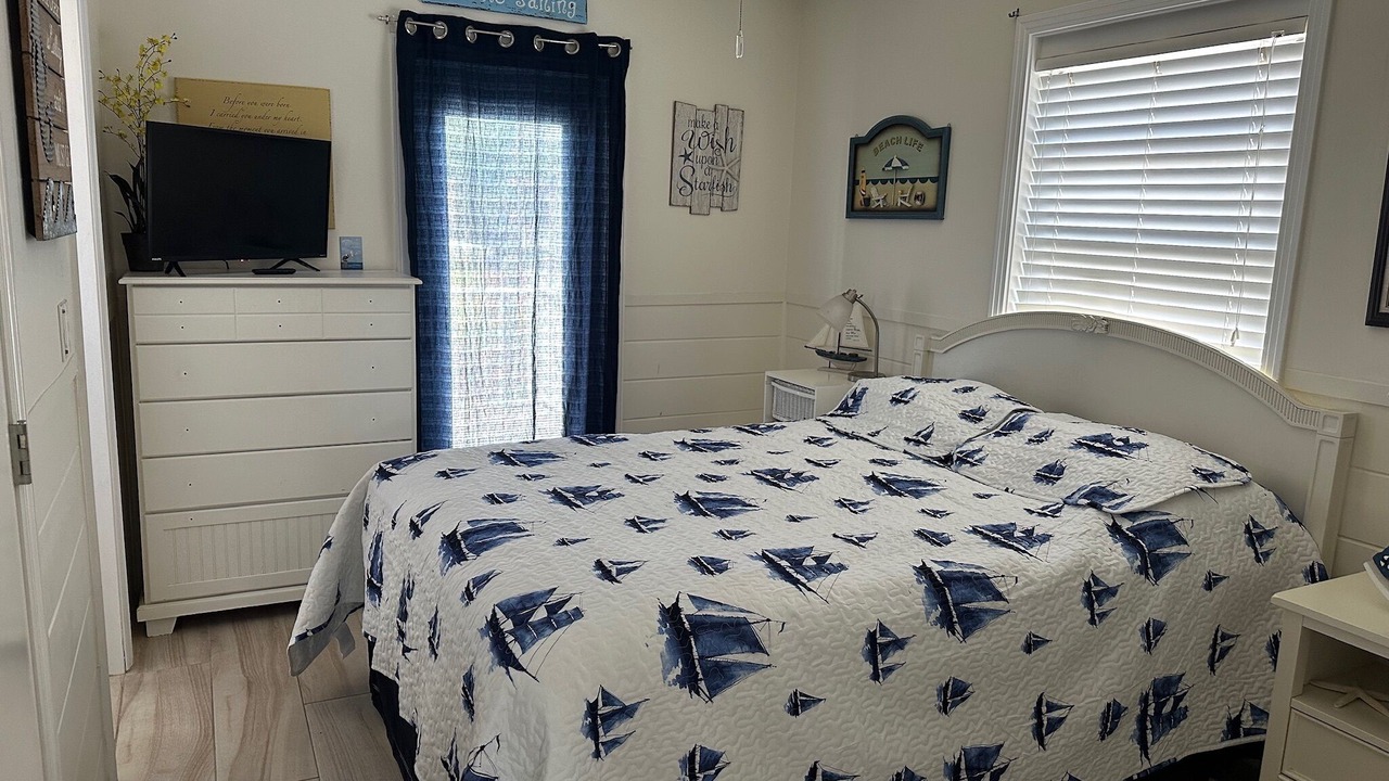 Photo of Bedroom in Mid Island