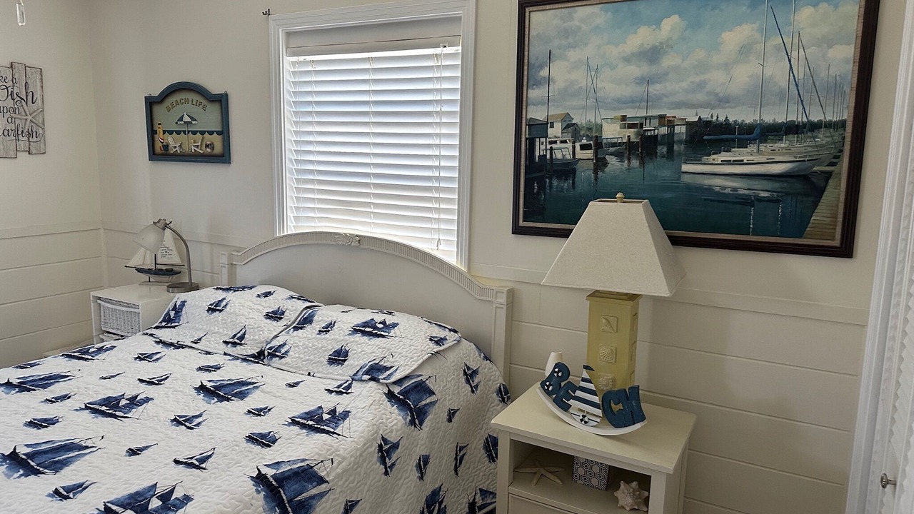 Photo of Bedroom in Mid Island