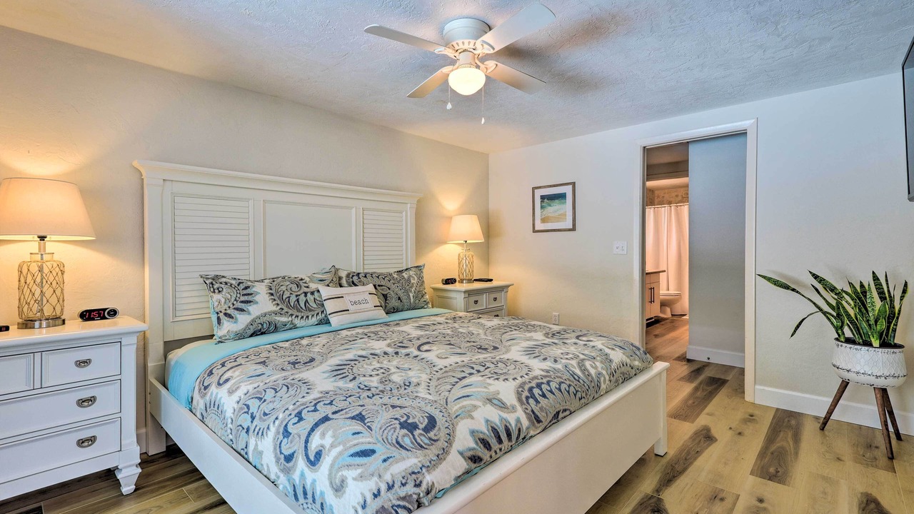 Photo of Bedroom in Gulf Gate Estates